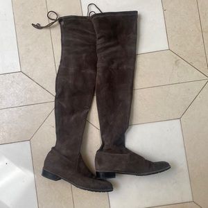 Stuart Weitzman SZ 8 lowland boots in grey in box